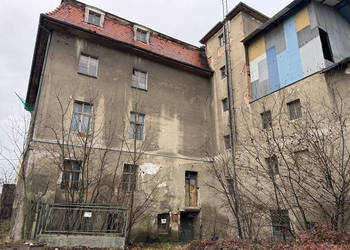 Syndyk sprzeda udział w działce zabudowanej młynem
