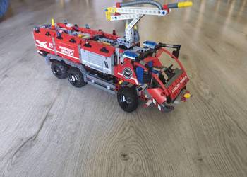 LEGO Technic 42068 Pojazd straży pożarnej.