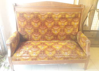 Zabytkowa sofa kanapa z funkcją spania