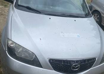 Mazda 2 pali jeździ hamuje