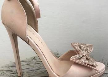 Sandałki Litle Mistress pudrowy róż kokardy rozm 38