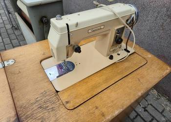 Maszyna do szycia Łucznik z szafką