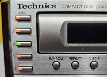Technics Compact Disc Player SL-HD70