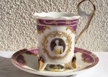 Finezyjna filiżanka do czekolady / espresso na nóżkach wysokie ucho