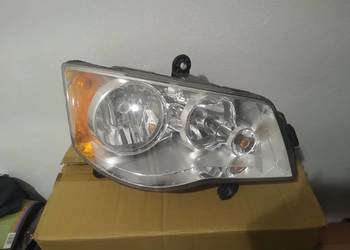 Chrysler town country Dodge caravan lampa przednia prawa
