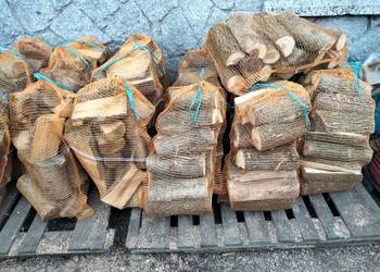 Drewno do kominka i wędzenia
