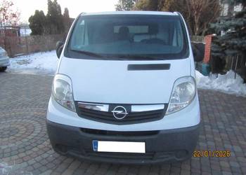 ładny wyposażony vivaro trafic