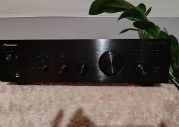 Wzmacniacz Pioneer a 30 k z pilotem