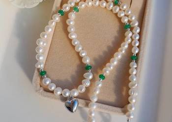 Srebrny naszyjnik z naturalnych pereł, szmaragd.