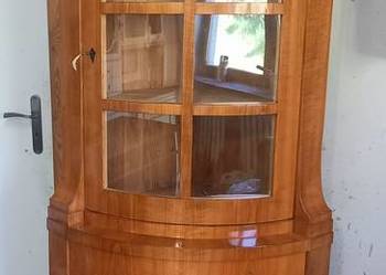 Kątnik, biblioteczka