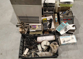 Duża partia sprzętu laboratoryjnego, kontroli jakości żywności, warzyw, ow…