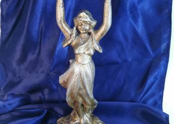 stary świecznik metalowy