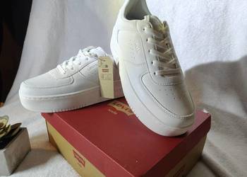 Levi's