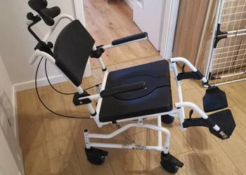 Wózek inwalidzki toaletowo prysznicowy