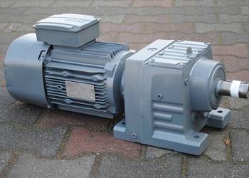 Motoreduktor dwubiegowy 0.6/2.4kw 18/73obr HAMULEC