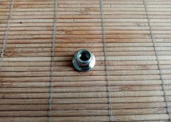 Nakrętka mocująca poduszkę silnika 1444106 Ford Fiesta