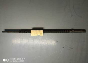 Śruba pociągowa z nakrętką do tokarki TUG-40 Śruba pociągowa z nakrętką do tokarki TUG-40