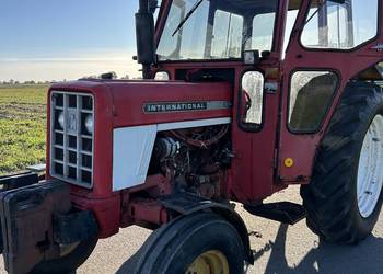 Traktor International 574