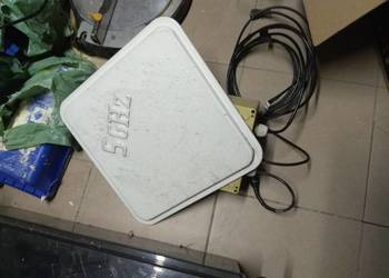 Antena 5 GHz z dużą puszka na elektronikę