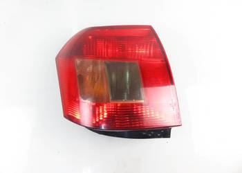 LAMPA PRAWA TYLNA TOYOTA COROLLA E12 