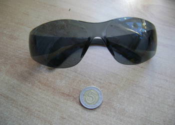 Starocie z PRL - Okulary przeciwsłoneczne UNISEKS rozstaw ramion 13,5 cm