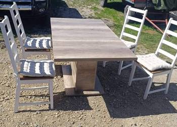 Stół 160x90cm z 4 krzesłami, poduszki gratis, Szwajcaria