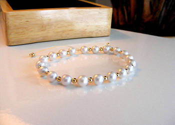 Bransoletka damska (18k złoto, prawdziwe perły Akoya, Indonezja)