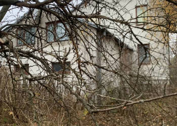 Dom w zabudowie bliźniaczej z dużą działką – Gołków