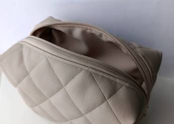 Kosmetyczka duża skórzana pikowana beżowa