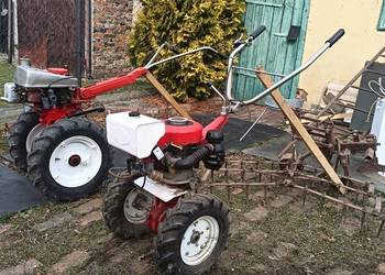 Traktorek 2szt  , dzik 2szt + przyczepy + narzędzia Terra Vari + Robi 151