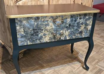 Odnowiona komoda w stylu francuskim