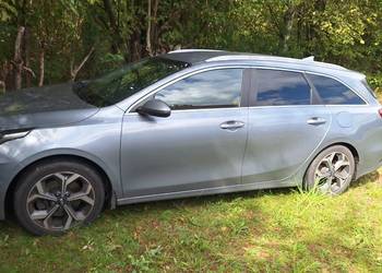 KIA Ceed 1,5 benzyna 160KM Kombi. Automat. 2021r Salon