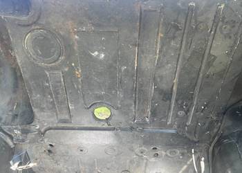 Mercedes W115 W114 podłoga bagażnika pas belka