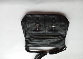 Torebka damska czarna listonoszka