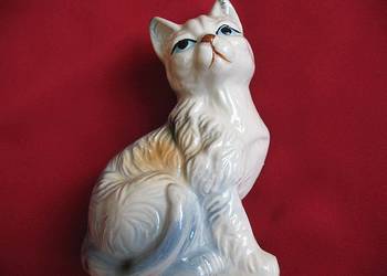 Kot - kotek siedzi - figurka - stara porcelana - 13 x 9 x 6 cm