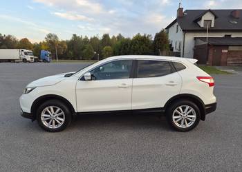 Nissan Qashqai J11 2015r 1.5D 110km Serwis Xenon Ledy Nawi Kamera G.Fotele
