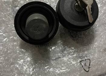 Korek wlewu paliwa Fiat 126p nowy 2 klucze