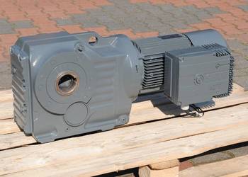 Motoreduktor kątowy 0.6/3kw. 2,2-11obr. FALOWNIK. Sew z hamulcem