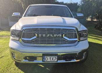 Ram 1500 Laramie 4x4 v8