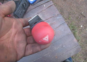 Przełącznik włącznik świateł awaryjnych Renault Twingo I