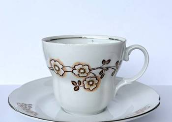 Filiżanka z podstawkiem Bogucice klasyka lat 60/70 motyw kwiatowy PRL