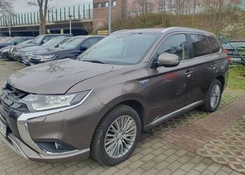 Mitsubishi Outlander PHEV 2018 rok
