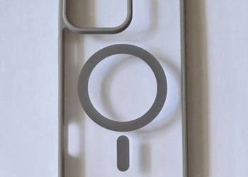 Etui/case przezroczyste z czarnymi wstawkami i MagSafe na iPhone 16 pro max