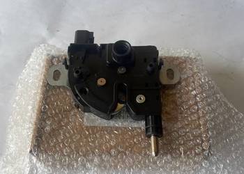 Zamek pokrywy silnika Ford