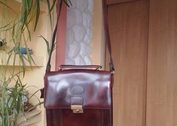 Piękna , skórzana raportówka na zatrzask z kluczykiem - bdb !