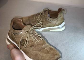 Kazar – eleganckie zamszowe sneakersy