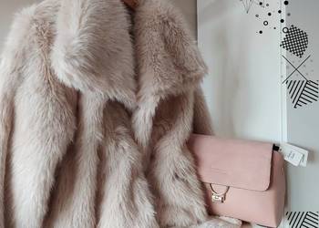 Futerko beżowe M do L