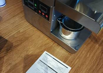 Domowa maszyna do wyciskania oleju, mała zgrabna tania i NOWA. SLONECZNIK