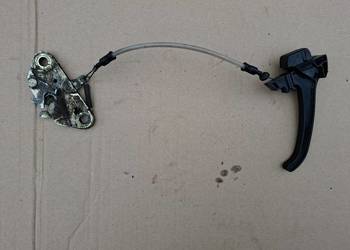 Dźwignia i zamek pokrywy bagażnika maski Fiat 126p Maluch