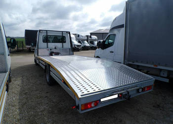 Renault Master auto laweta pomoc drogowa auto pomoc